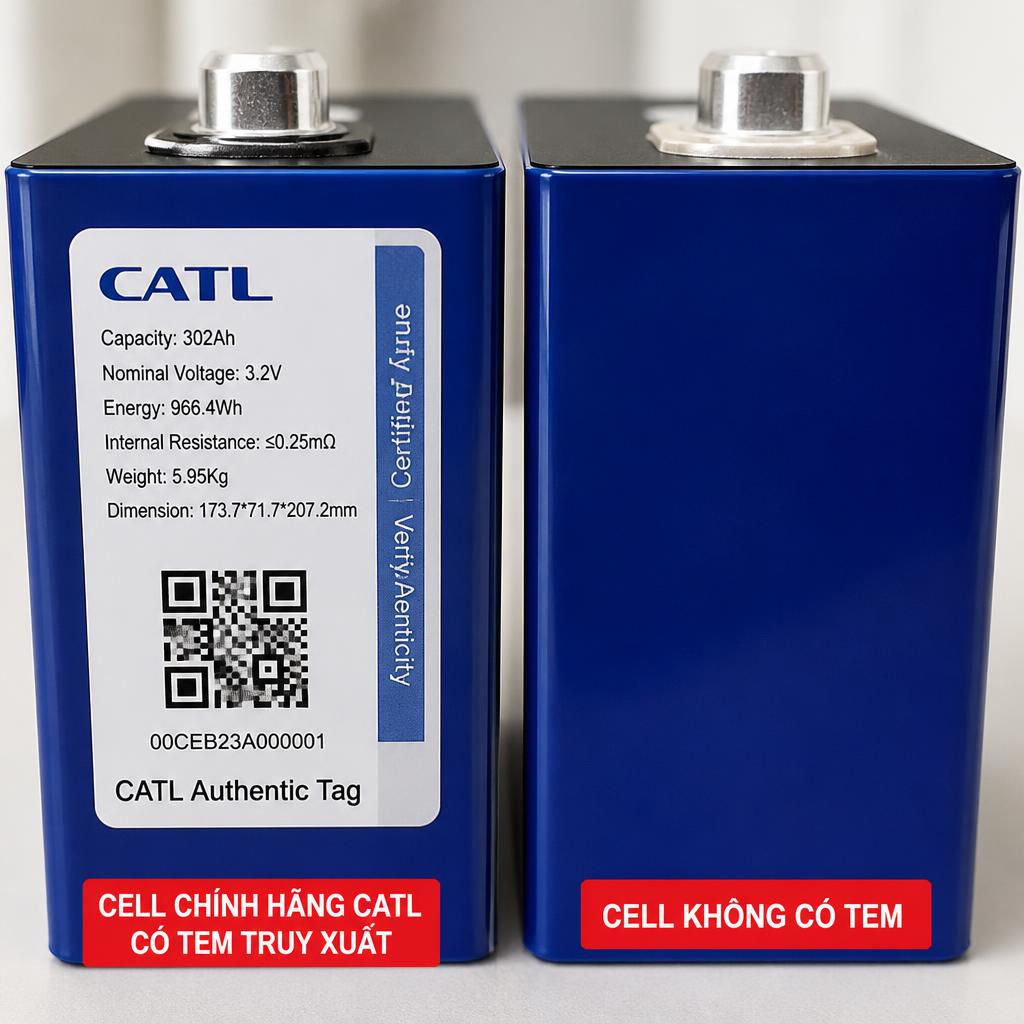 Ảnh chụp cận cảnh tem cell LiFePO4 chính hãng CATL với mã QR truy xuất nguồn gốc, đặt cạnh cell không có tem để so sánh trực quan