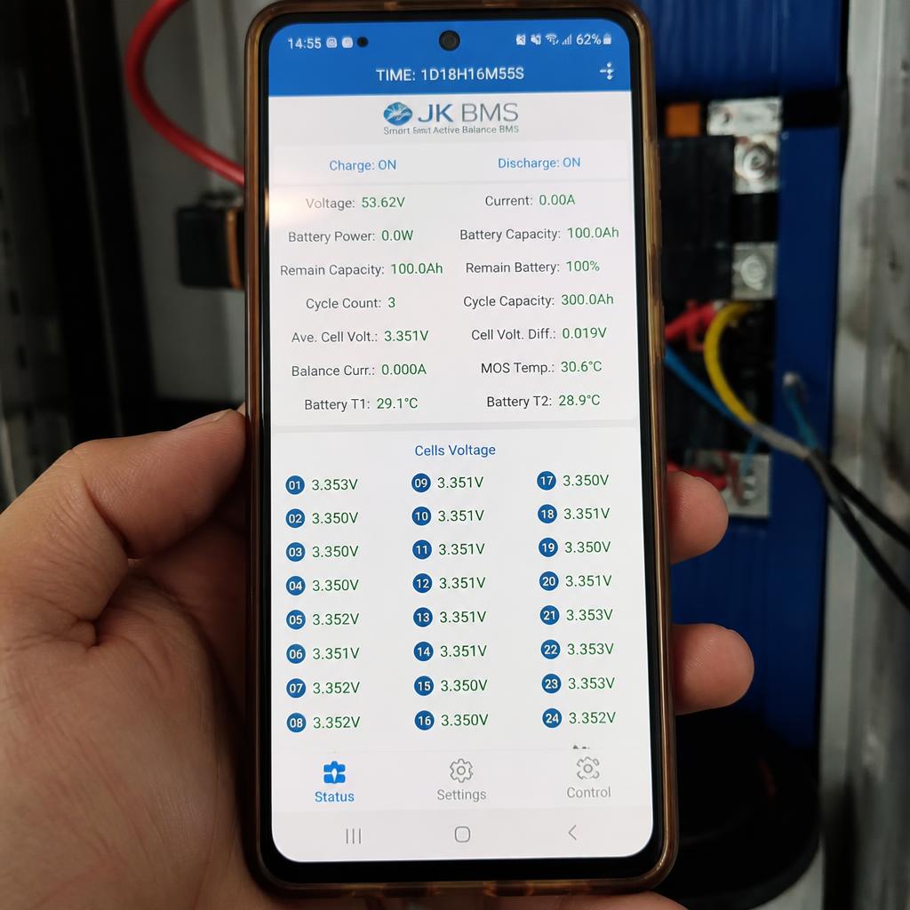 Màn hình app JK BMS hiển thị điện áp từng cell trong pack LiFePO4 48V, chênh lệch cell dưới 20mV, chụp trên điện thoại Android trong môi trường thực tế